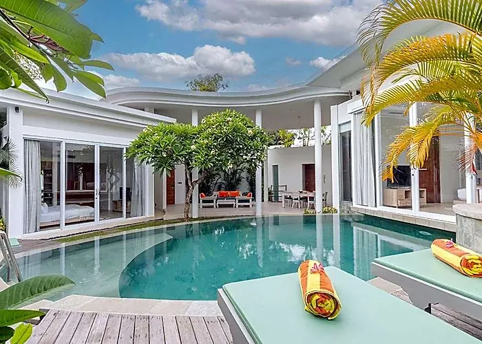 Taman Mesari Luxury Villas-seminyak ホテル 4*